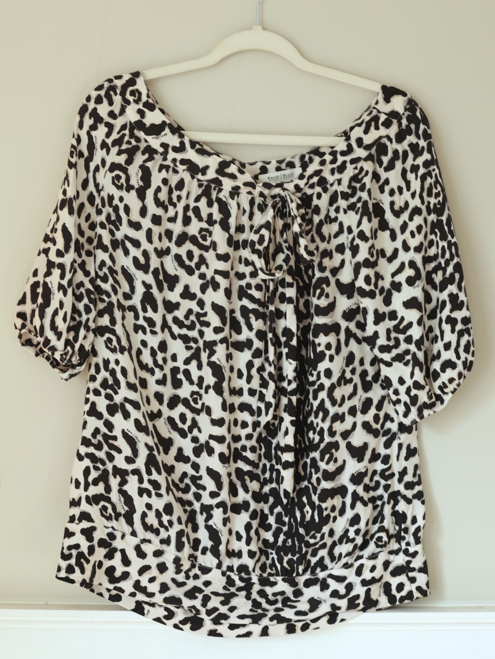 White House Black Market Black & White Leopard Tie-Neck Blouse 100% Silk Large